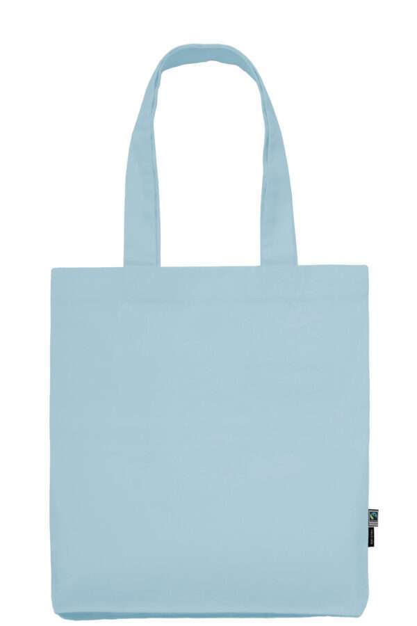 Hellblaue Stofftasche mit langen Henkeln und Fairtrade‑Label