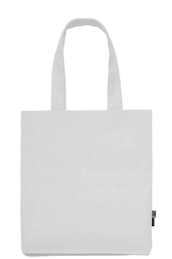 Weißer Baumwoll-Shopper mit langen Henkeln und Fairtrade-Label rechts unten