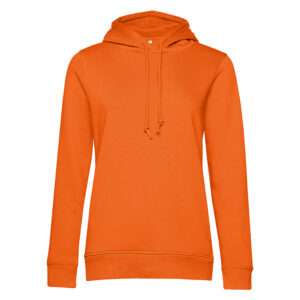 Oranger Kapuzenpullover ohne Motiv auf weißem Hintergrund